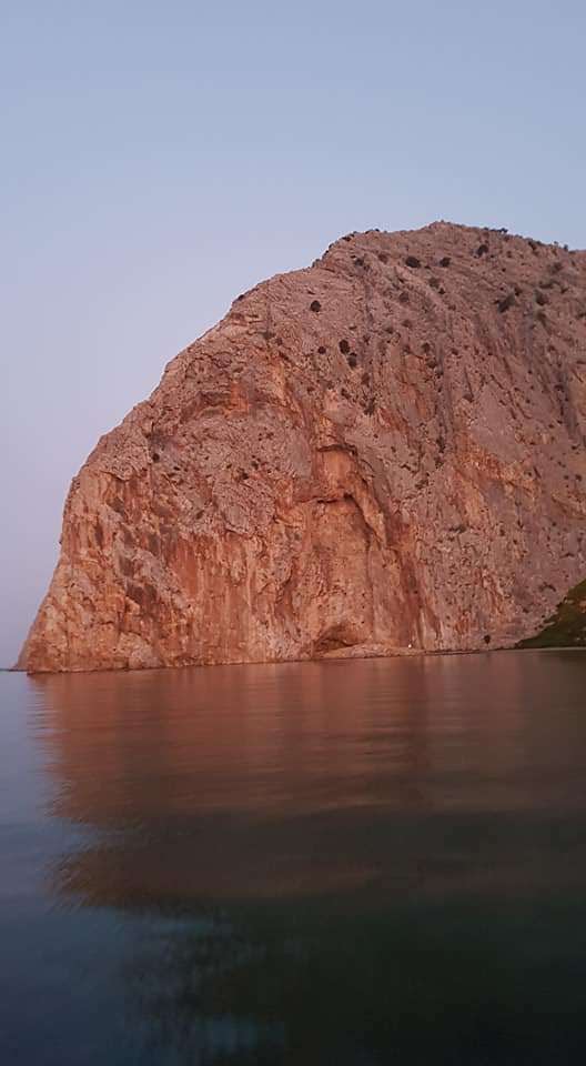 Δυό ἀπό τά ἅγια Σπήλαια τῆς Βαράσοβας