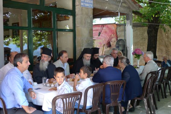 Καλοκαίρι στήν Ορεινή Ναυπακτία, Ἐλατοὺ